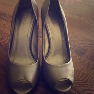 Platform peep toe heels